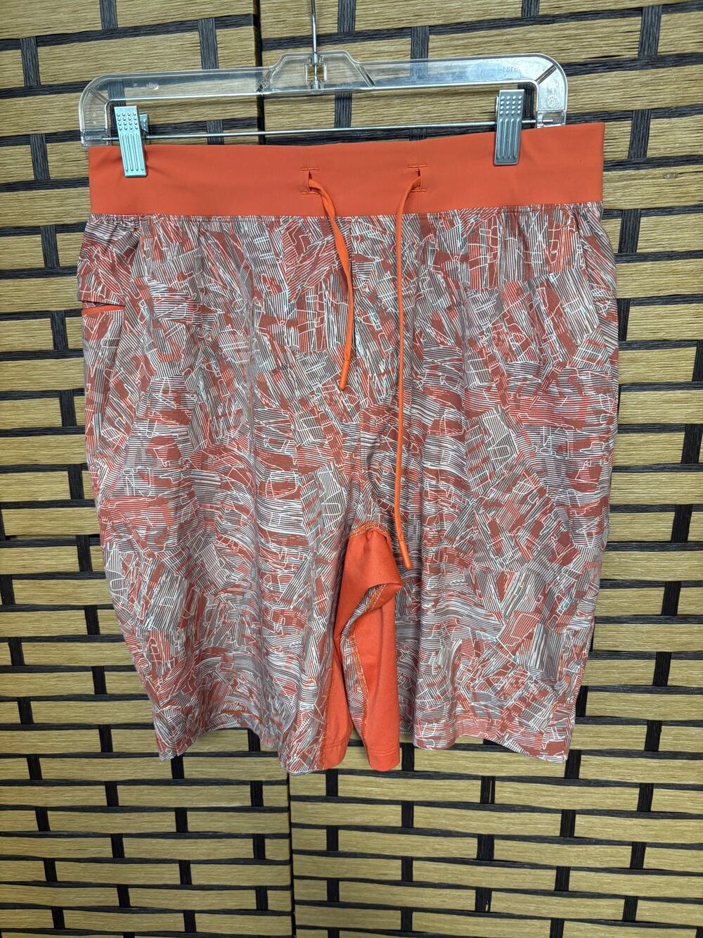Lululemon Orange T.H.E. Shorts Men Size‎ Medium